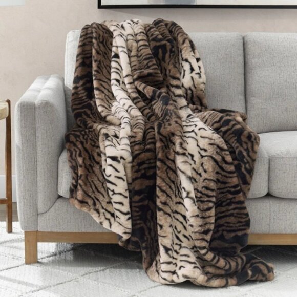 Member's Mark Other - Member's Mark Luxury Faux Fur Throw 60" x 70" - White Tiger